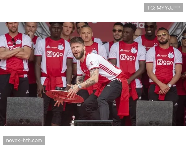 阿姆斯特丹球队表现出色，继续稳居荷甲积分榜榜首