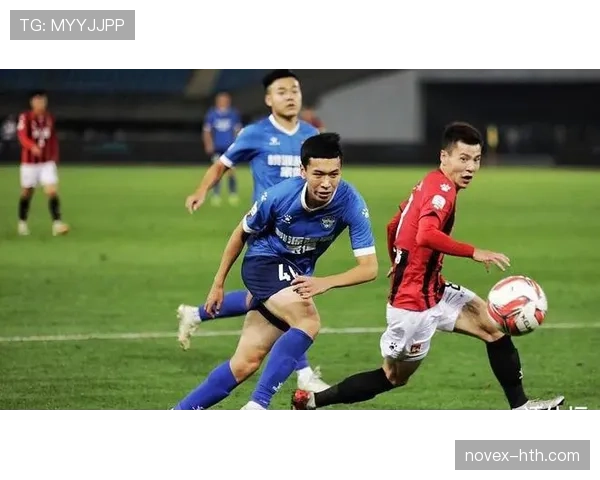 凯泽中场组织力强劲，稳健表现助球队持续提升竞争力