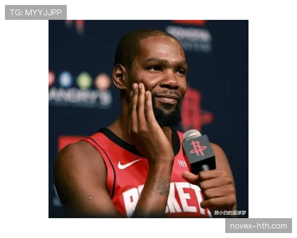 刷到凯文·杜兰特逛超市还带保镖，边挑菜边像挑球鞋一样认真，我尴尬了