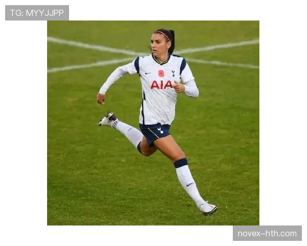 亚历克斯·摩根训练完顺手买了辆保时捷，这姐的日常开销是普通人年薪？